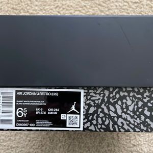 Deadstock- Brand New size 6.5 boys equivalent size 7.5W Air Jordan 3-Reimagined